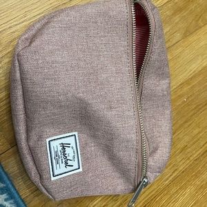 LIKE NEW Herschel 15 hip pack